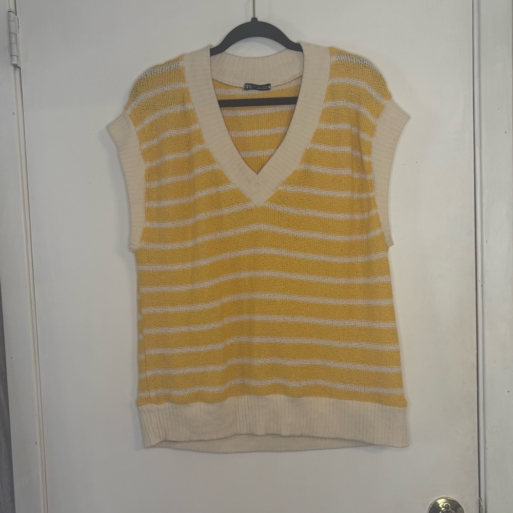 Zara Size Large Striped V-Neck Sweater Vest - Yellow and Cream